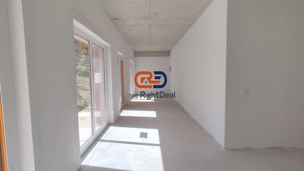 Ne Ali Dem, Tek Kompleksi Mangalem 21, Shitet Dyqan Me Cmim Okazion Perfekt Per Investim!!