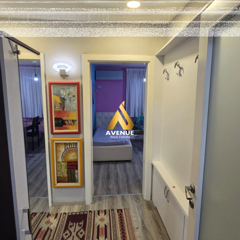 Jepet me qira apartament 2+1 – Zonë e qetë, pranë Ambasadës Amerikane
