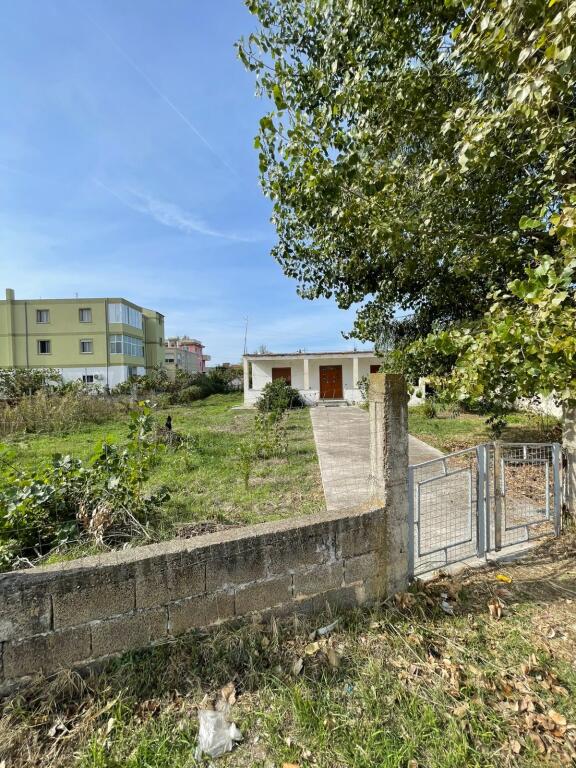 🏡 VENDESI CASA 2+1 CON TERRENO –XHAMIA PLAZH DURRES