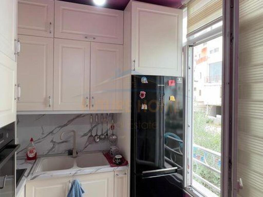 Vendesi Appartamento 1+1 Vicino a Eleonora, Kodra e Diellit, Tirana.
