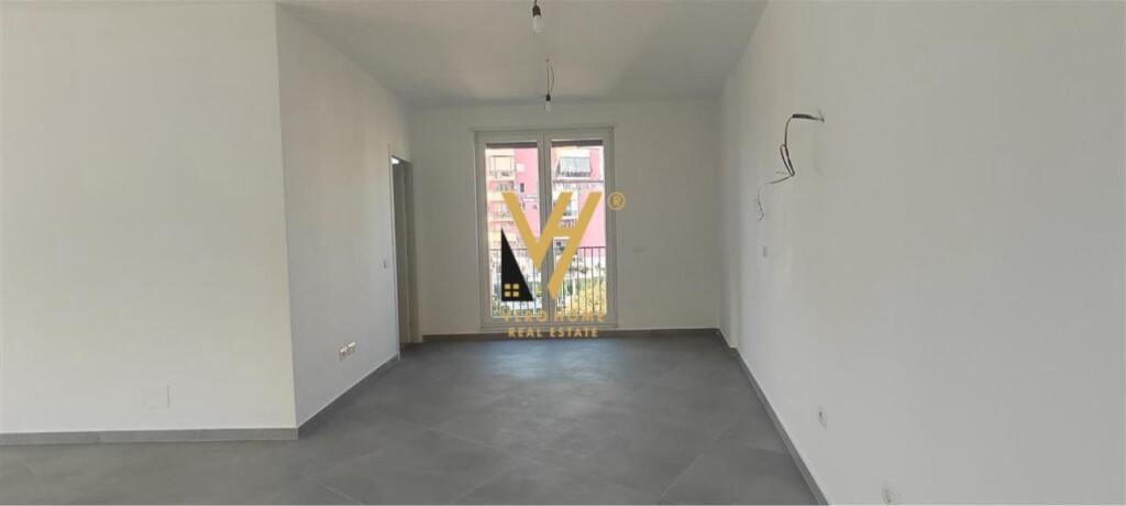 UFFICIO DI 220 M2 IN AFFITTO AL 9° PIANO 2.500 EURO