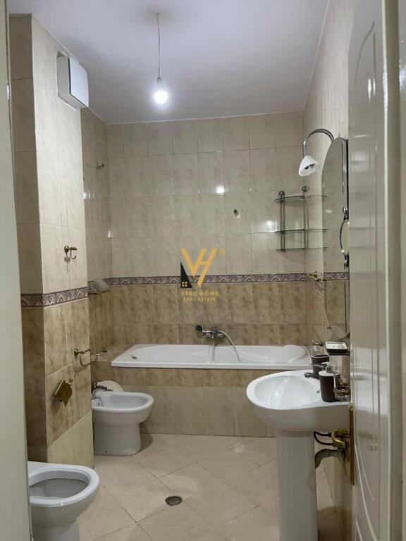 JEPET APARTAMENT 2+1+2+BLK ME QIRA TE KOMUNA E PARISIT 68.000 LEKE