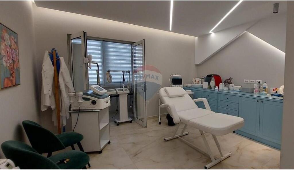 DERMATO-ESTHETIC CLINIC / OFFICE ENVIRONMENTI'm  