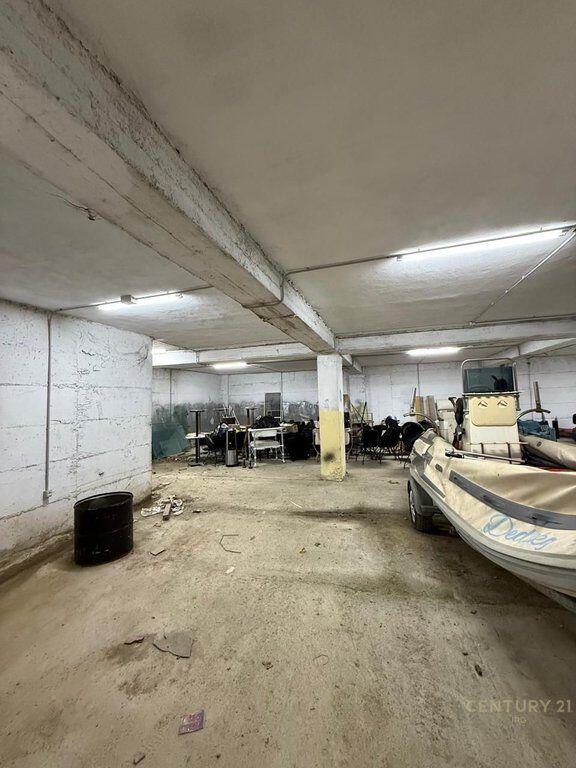 Locale commerciale a Shkozë, 400 m²*, in affitto 1.000 € /Mese