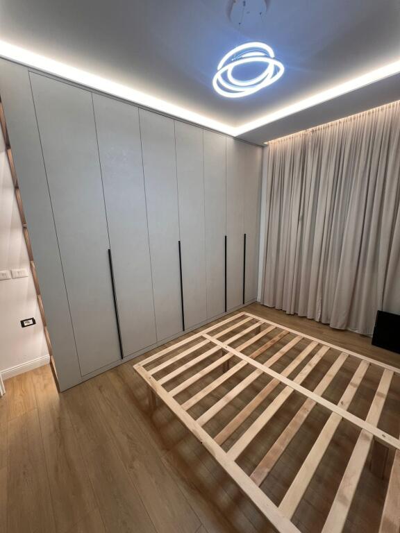 🏡 Jepet apartament 2+1 me qira te Fusha e Aviacionit