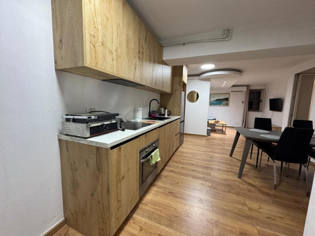JEPET ME QERA APARTAMNET 1+1  450 EURO    