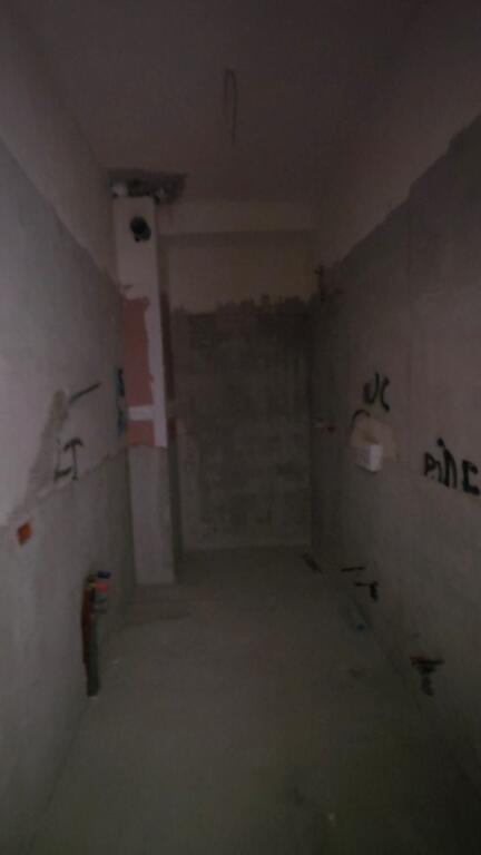 VENDESI APPARTAMENTO 3+1 VICINO ALLA SCUOLA OSMAN MYDERIZI
