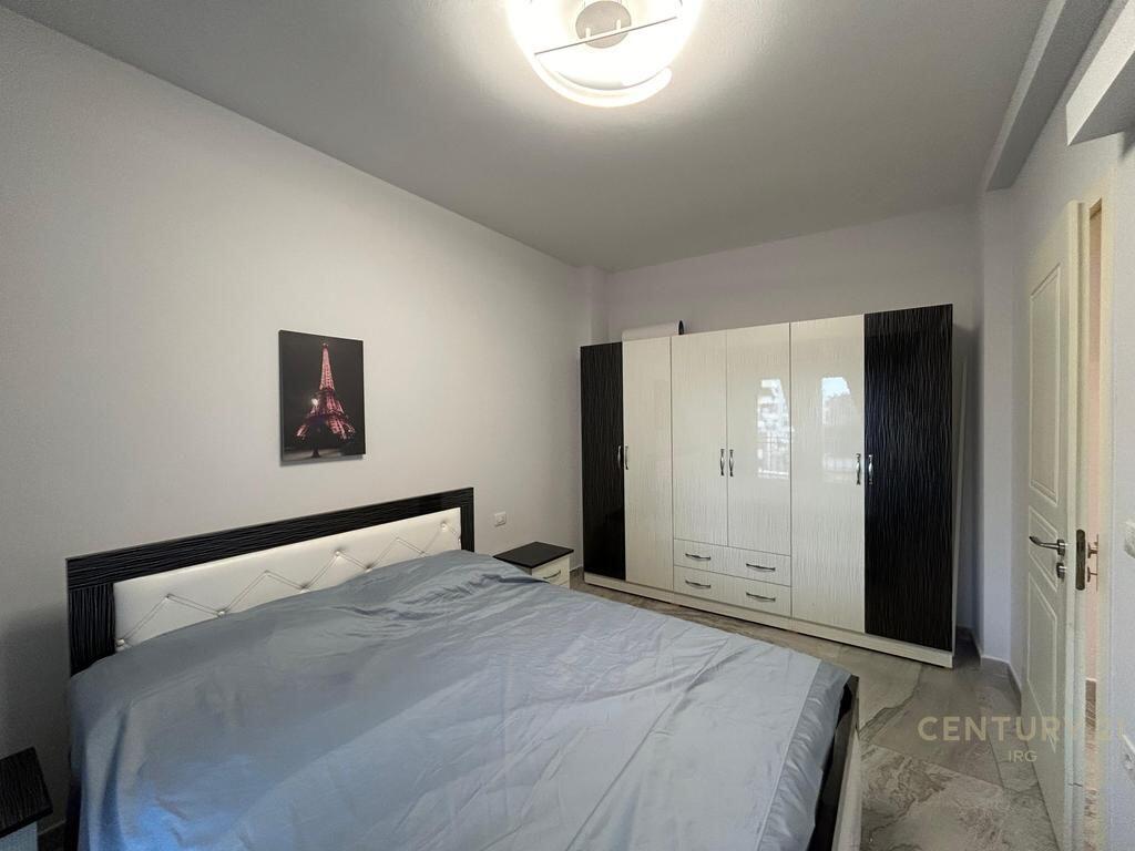 AFFITTASI APPARTAMENTO 3+2 CON POSTO AUTO A 21 DHJETORI. 1.100 € /Mese
