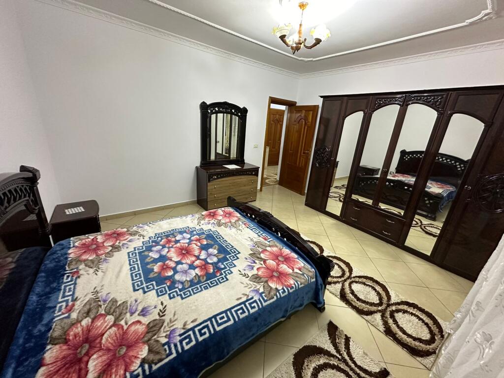 APARTAMENT ME QERA 2+1 5 MAJI 55.000 LEKE