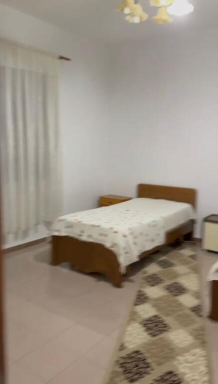 Jepet me qera shtepi private 2+1 tek Inxhinieria e Ndertimit