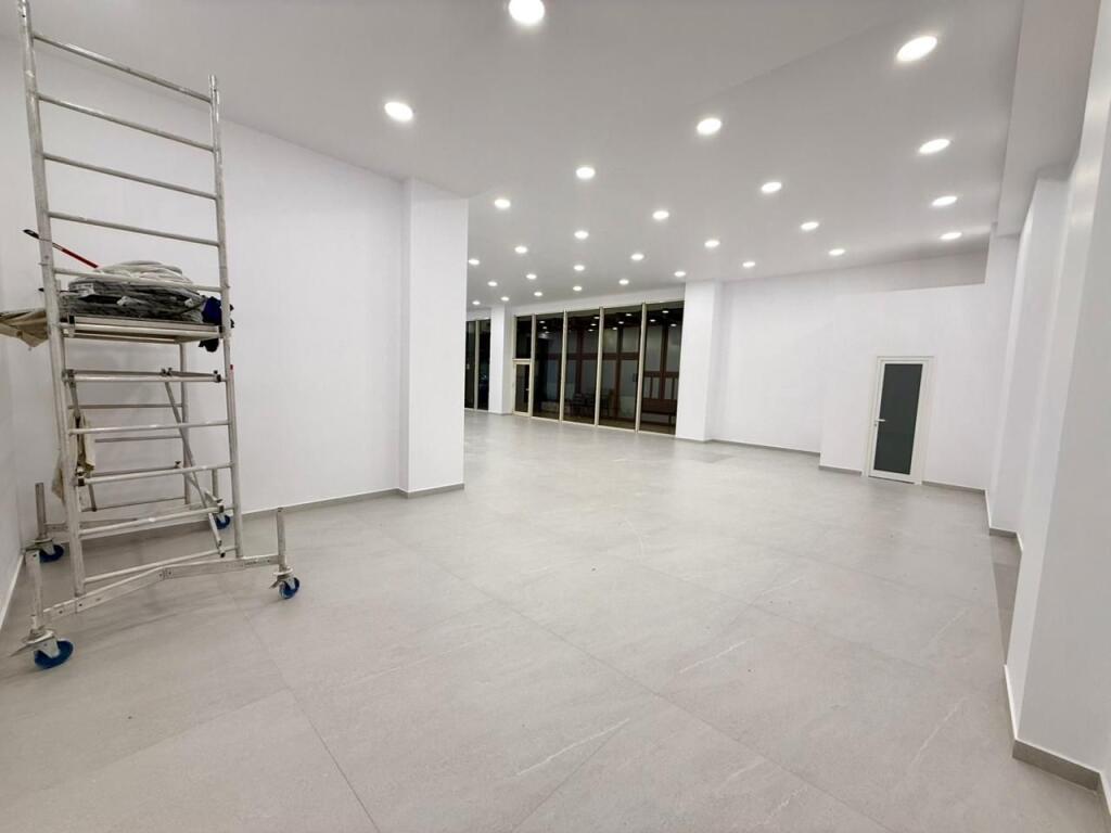 🏡 Business premises for sale in a new building, Kavaja Street