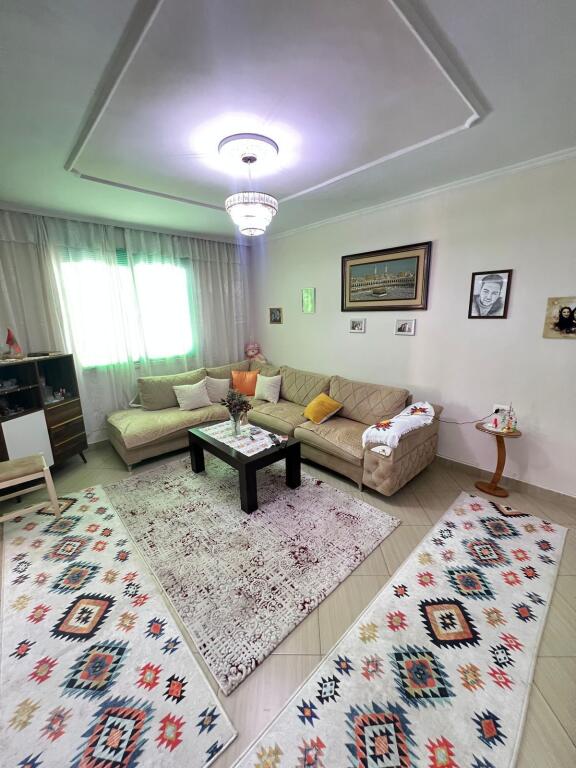EKSCLUSIVE – SHITET APARTAMENT 2+1 ME BALLKON 135.000€ AMBULANCA NR.10, OXHAKU