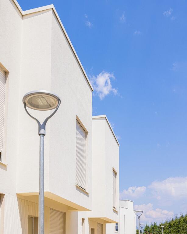 SELLING 3-STORY VILLA IN FARKË – NEAR THE LAKE!