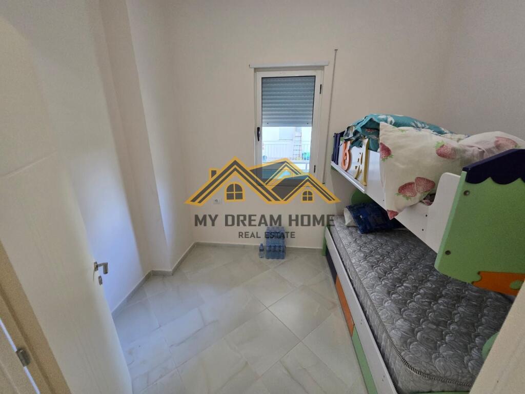 SHITET APARTAMENT 2+1+ NJE POST PARKIMI TEK SHKEMBI I KAVAJES!!