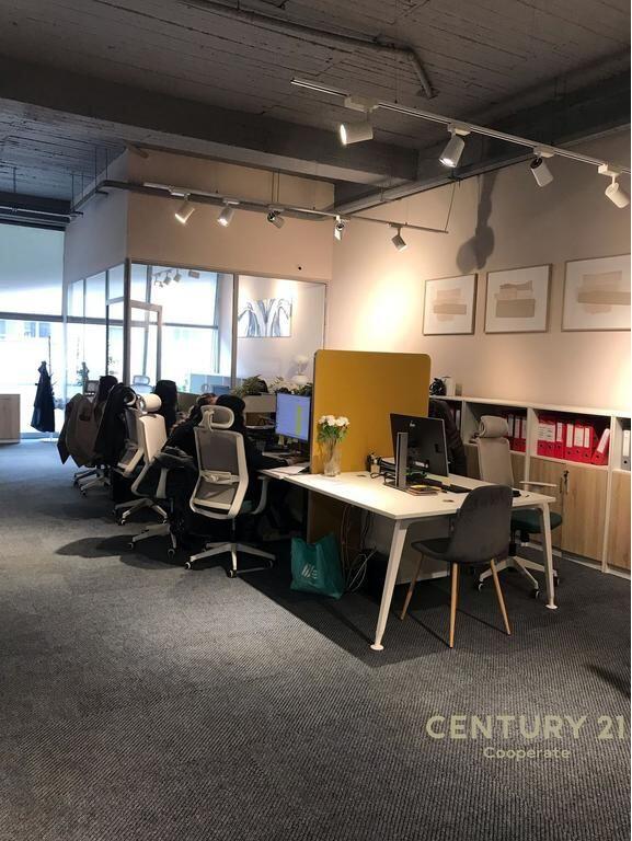 AFFITTIAMO UFFICIO MODERNO NEL COMPLESSO CONDOR, TIRANA