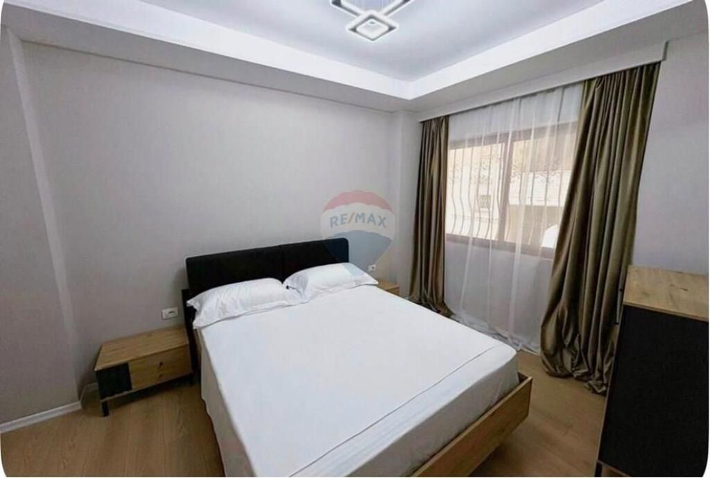 Apartment - For Rent - Rruga e Dibrës, Tirana