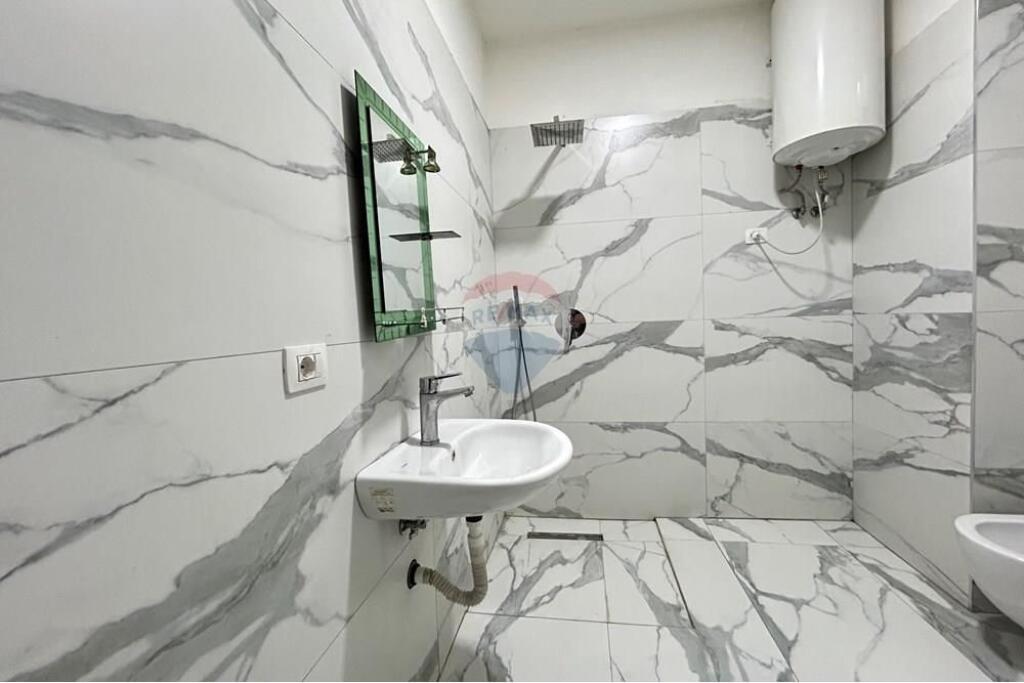 Apartment - For Rent - Rruga e Dibrës, Tirana