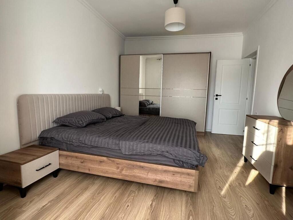 🏡 Shitet apartament 1+1 te Myslym Shyri