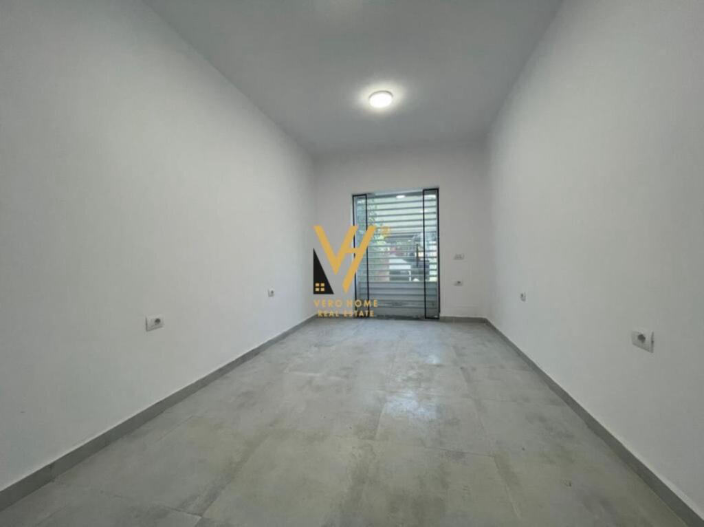 OFFICE 70 M2 FOR RENT AT LULISHTJA, FORMER EXHIBITION 80,000 LEKE