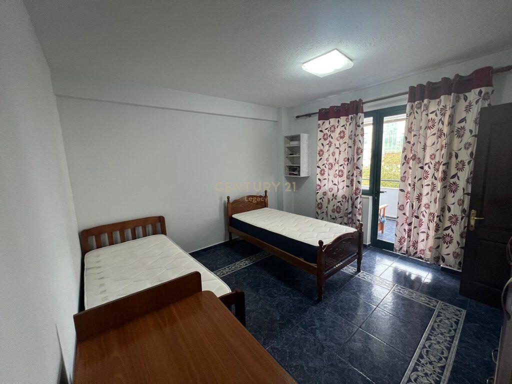 Jepet apartament 1+1 me qira tek Bulevardi Zogu i pare, tek New Jorku.