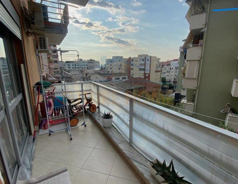For sale – Apartment 1+1, Fresku, Tirana