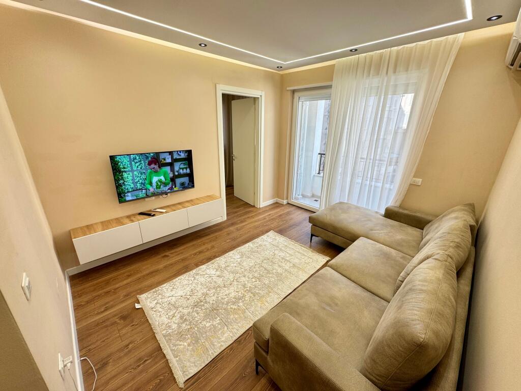 📣 AFFITTO Appartamento 1+1 📍Centro Tirana (Vicino al Caffè Flora) ✨