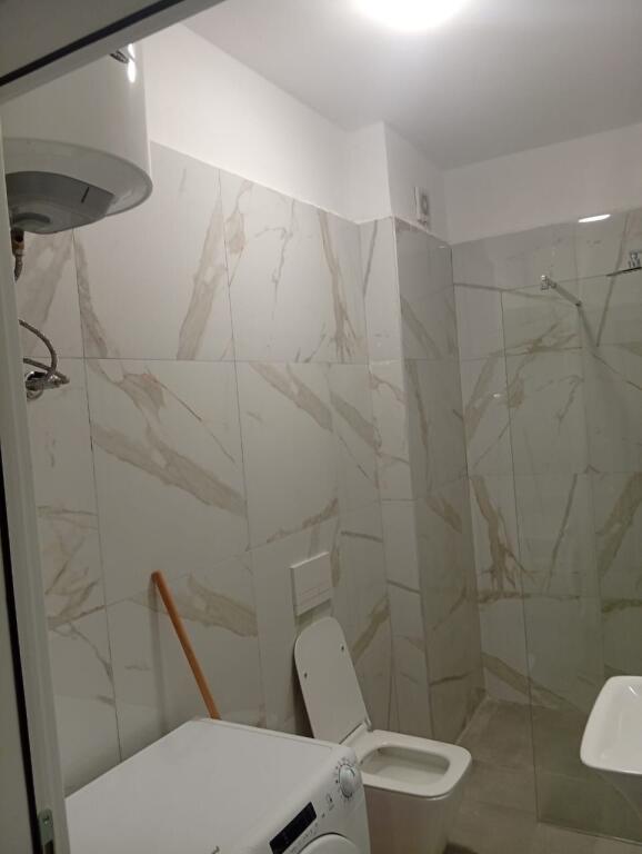 🏠 Jepet me Qera Apartament 1+1 ne 5 Maji afer me Cocordin