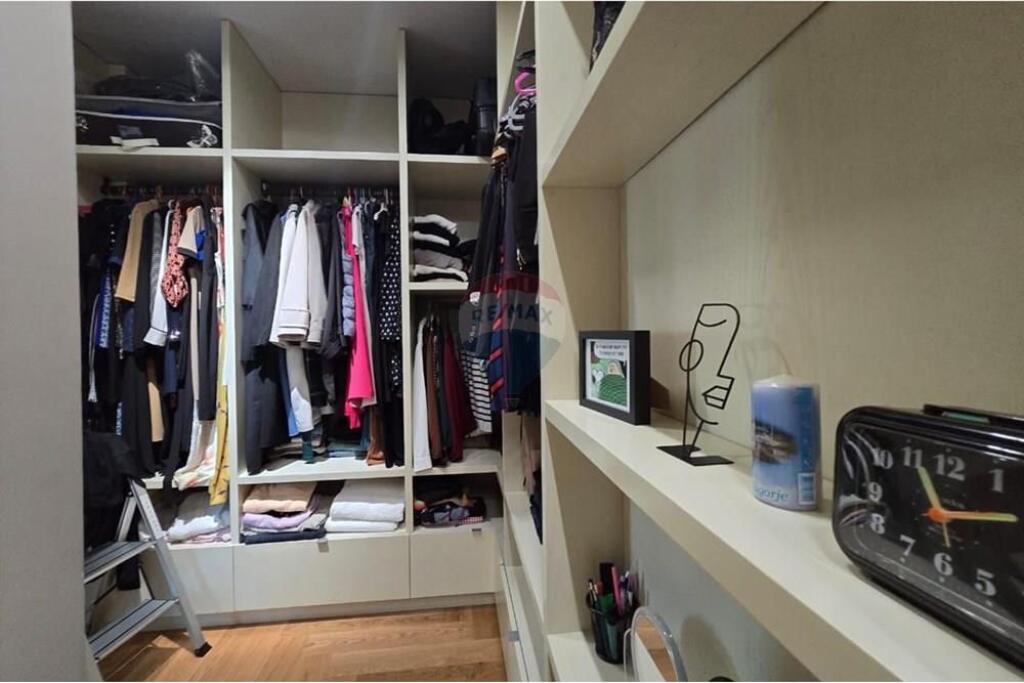 APARTMENT+PARKING FOR SALE KOSOVARVE STREET