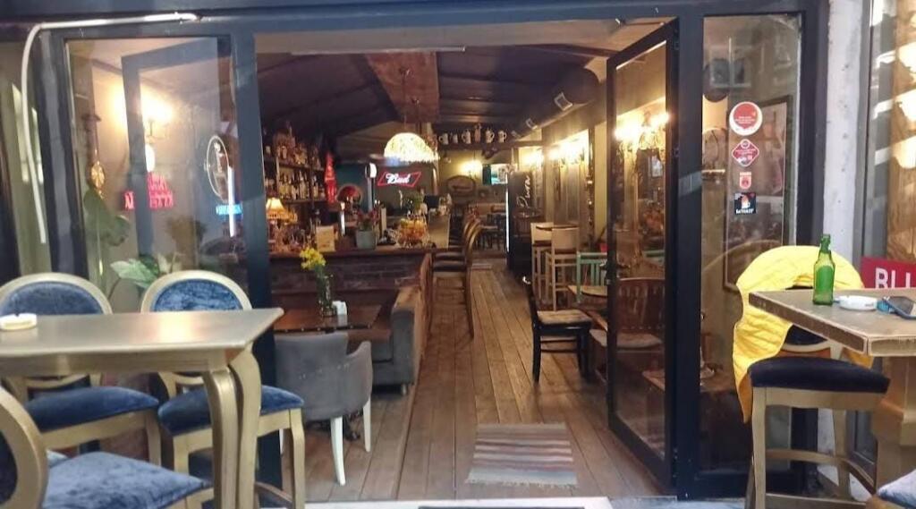 LOCALE IN AFFITTO A MYSLYM SHYRI! 1.500 € /Mese