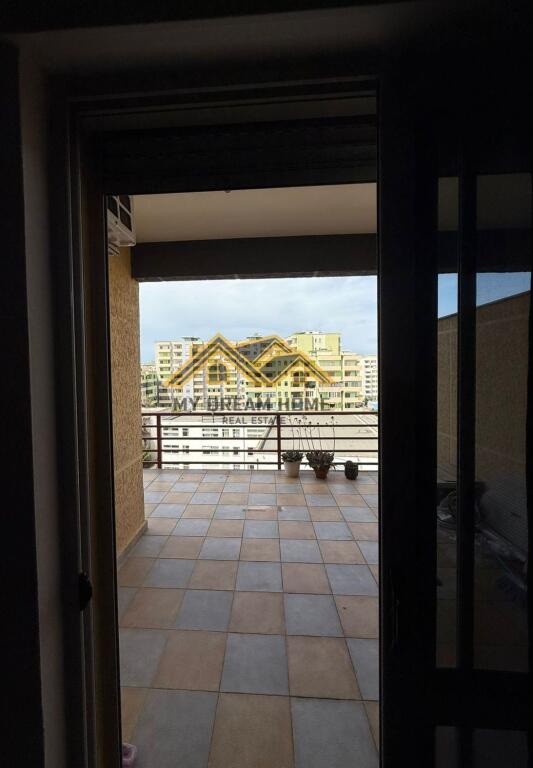 VENDESI SUPER APPARTAMENTO 2+1+2 CON VERANDA IN VENDITA AL COMPLESSO EKA SULLA SPIAGGIA!