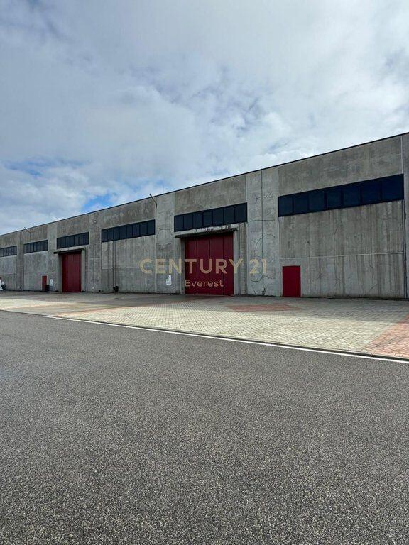 IN VENDITA CAPANNONE NEL PARCO INDUSTRIALE DI TIRANA!