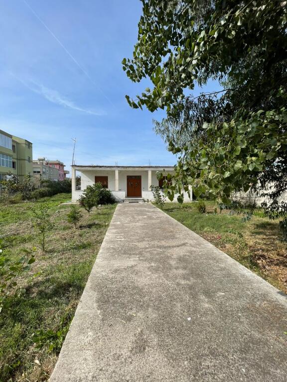 🏡 VENDESI CASA 2+1 CON TERRENO –XHAMIA PLAZH DURRES