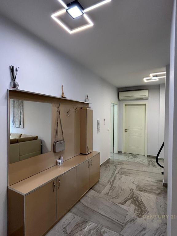 AFFITTASI APPARTAMENTO 3+2 CON POSTO AUTO A 21 DHJETORI. 1.100 € /Mese