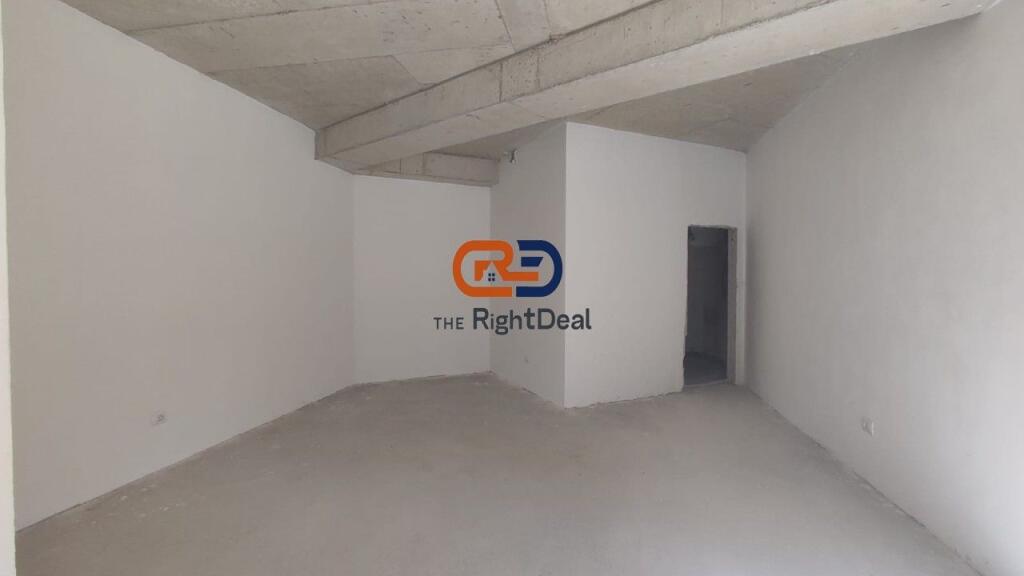 Ne Ali Dem, Tek Kompleksi Mangalem 21, Shitet Dyqan Me Cmim Okazion Perfekt Per Investim!!