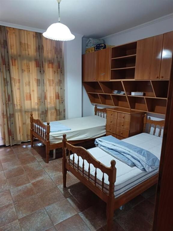 🏢 Jepet me qira Apartament 2+1+2 – Qendra e Tiranës (Zona e Selvisë)