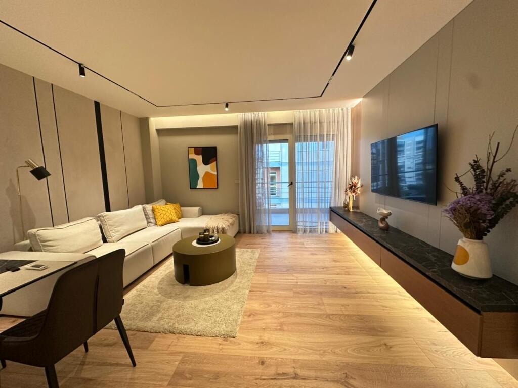 APARTMENT FOR RENT SECOND LINE WITH BEACH; RAILWAY BEACH