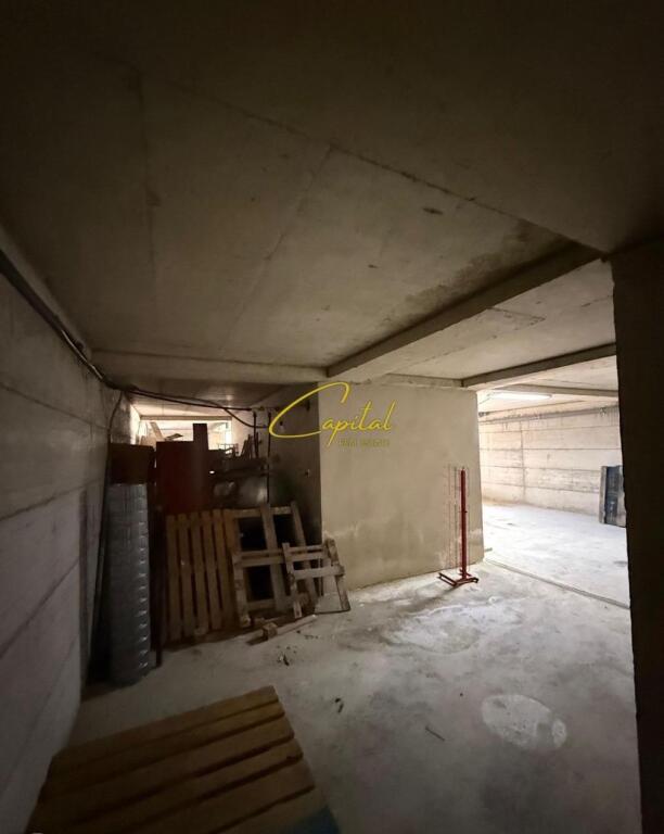 WAREHOUSES FOR RENT 200 M2 KOMBINAT 50,000 LEKE