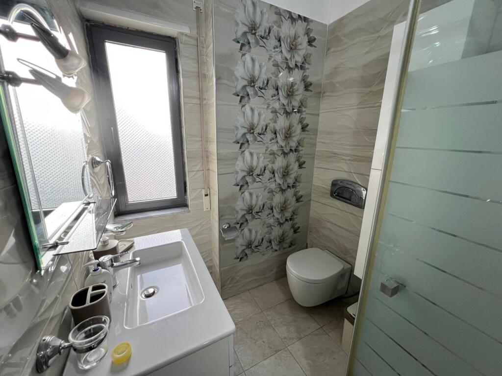 Jepet me qira apartament 2+1 te Komuna Parisit