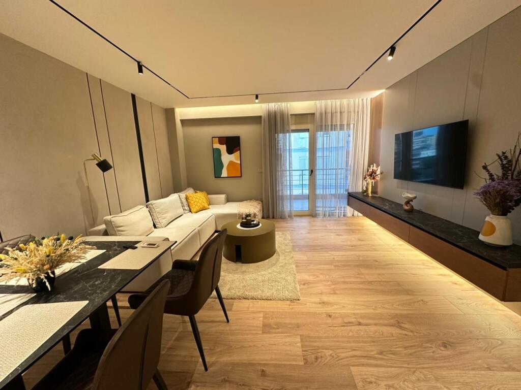 APARTMENT FOR RENT SECOND LINE WITH BEACH; RAILWAY BEACH