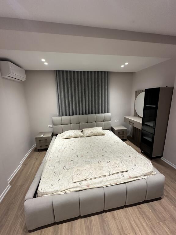 🏢 Apartament 2+1 me Qira – Bulevardi Zogu I 📍