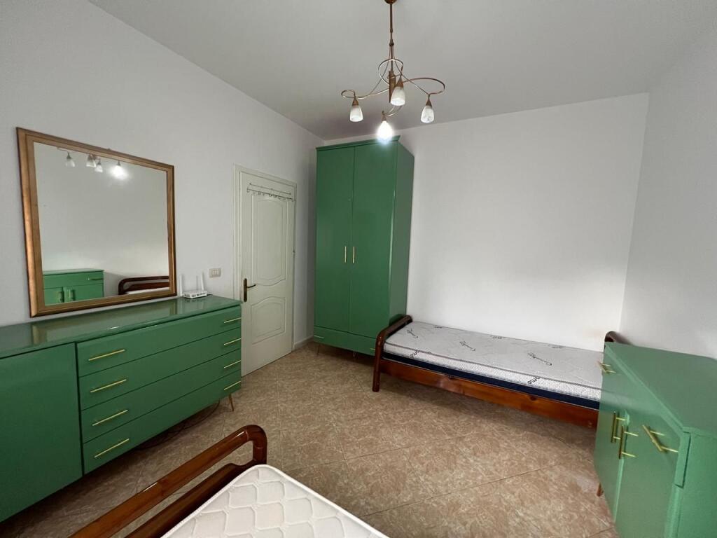 Jepet me qira apartament 2+1 te Komuna Parisit