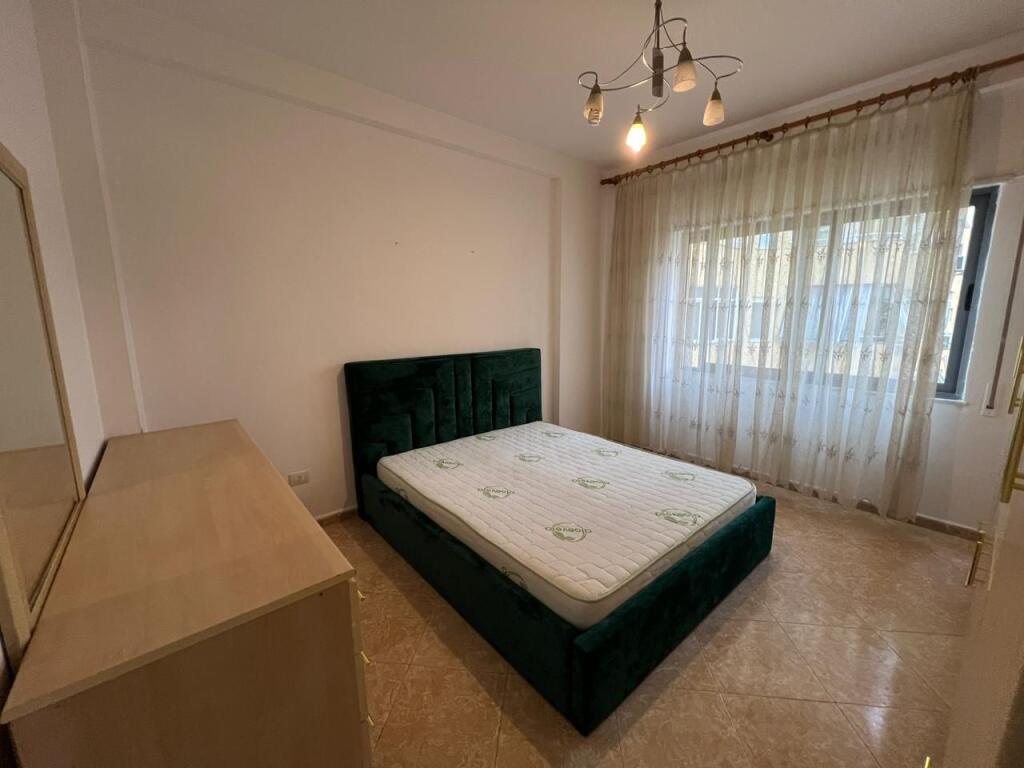 Jepet me qira apartament 2+1 te Komuna Parisit