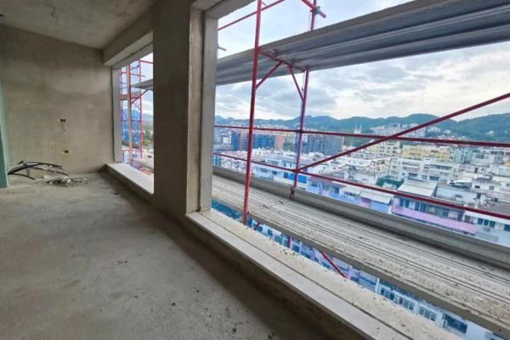 🏡 Shitet apartament 1+1 te Whitet Tower, Komuna e Parisit