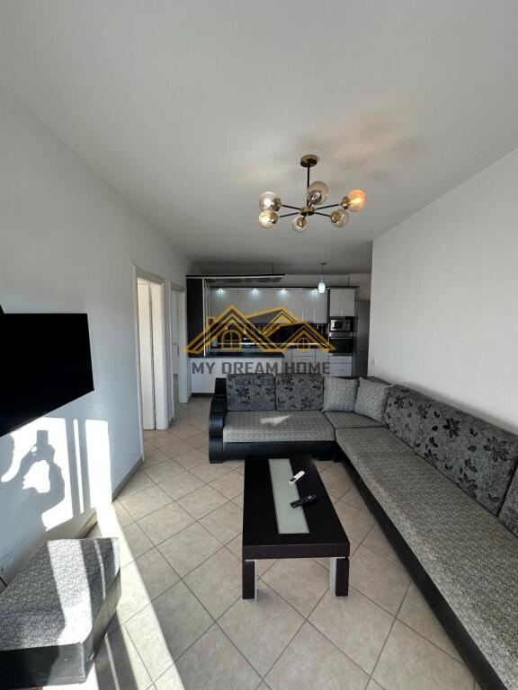 Shitet Apartament 3+1 Prane Stacionit Trenit Durres!