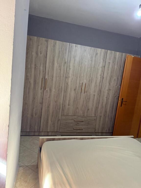 Astir, shitet apartament 1+1!