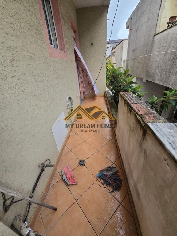 VENDESI CASA SU DUE PIANI, QUARTIERE 17, DURRËS