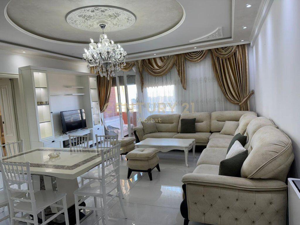 SUPER APPARTAMENTO 2+1+2+3 BALCONI+ 2 Posti AUTO IN VENDITA 340.000 €
