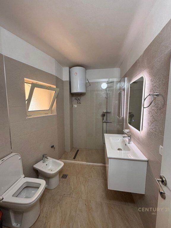 APARTAMENT 2+1 ME QERA PRANE PROKURORISE SE TIRANES!
