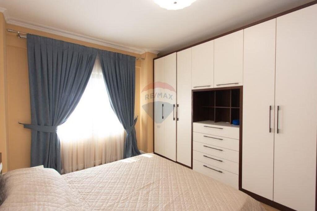 Jepet me qira apartament 3+1+2 në Ring Center