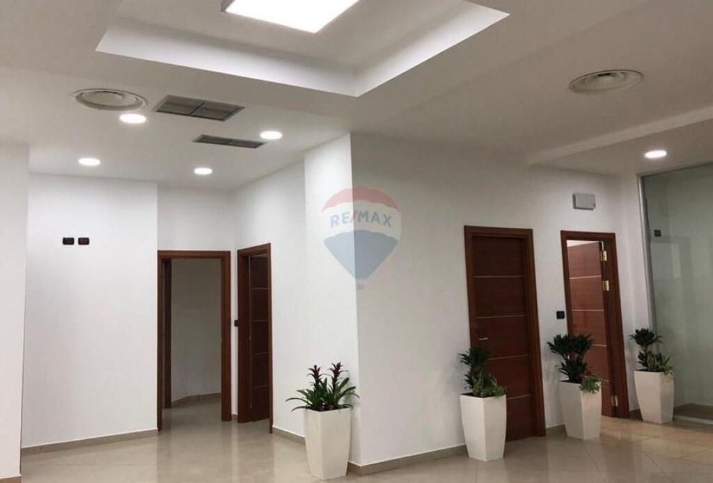 for rent, business premises at Twin Towers, Mother Teresa Boulevard, Tirana  ID: 530591002-2